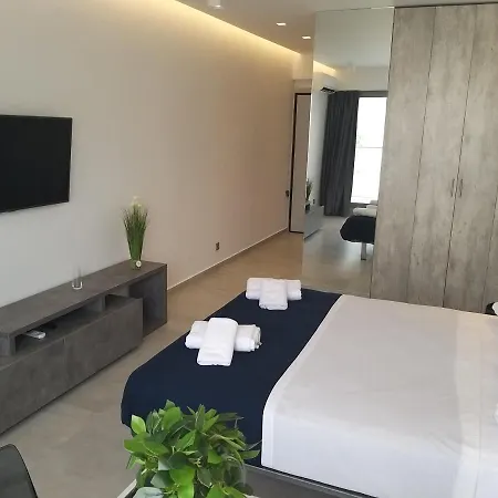 Amazing @ Aiolou Str. Apartment