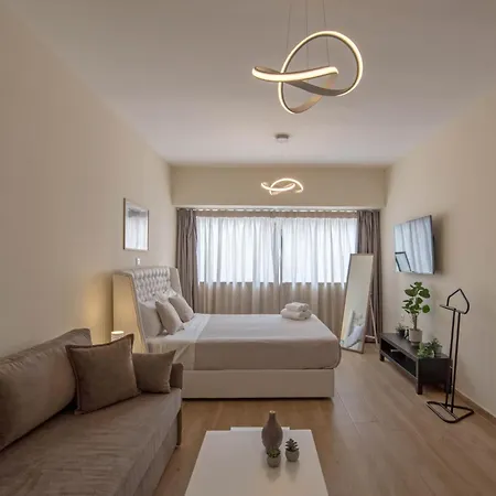 Apartment Amazing @ Aiolou Str.